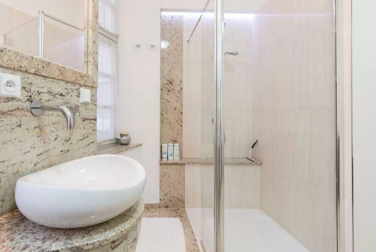 Quiet Apartment In The Heart Of Old Town Centre Прага Екстериор снимка