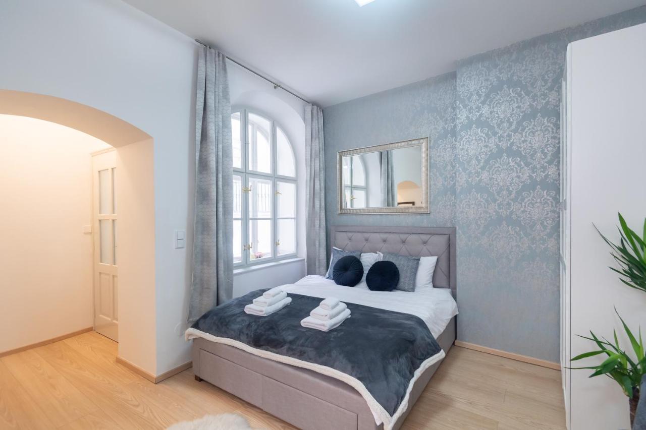 Quiet Apartment In The Heart Of Old Town Centre Прага Екстериор снимка